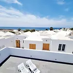 شقة Luxury Coral First Line Of The Sea *