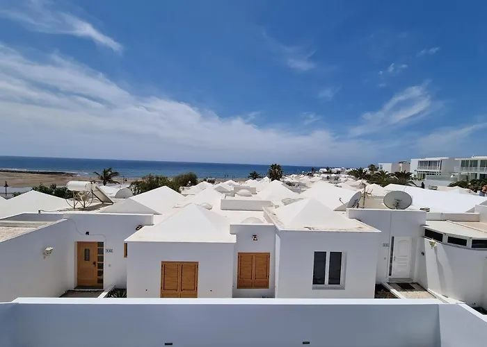 Luxury Coral First Line Of The Sea Apartament